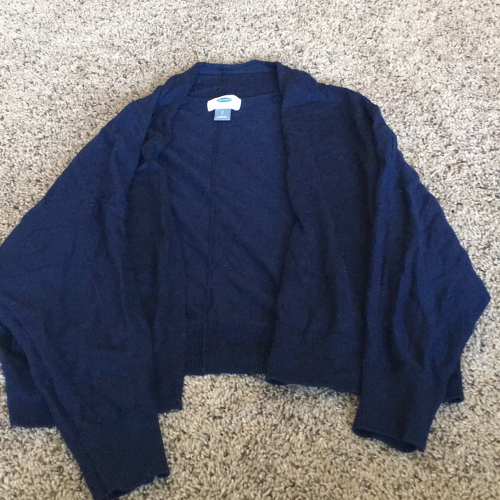 Short sweater cardigan